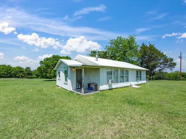 5444 Well Service Road, Bowie, TX 76230