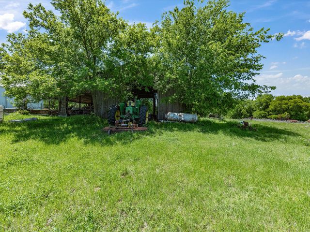5444 Well Service Road, Bowie, TX 76230