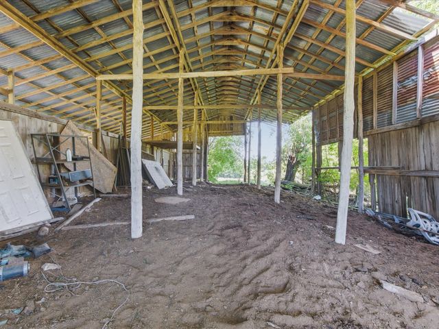 5444 Well Service Road, Bowie, TX 76230