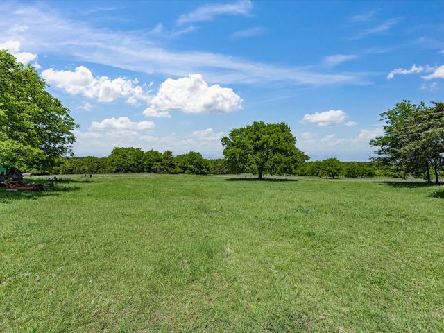 5444 Well Service Road, Bowie, TX 76230