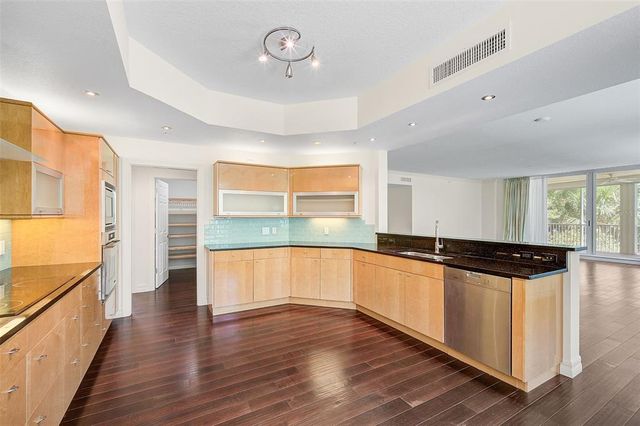 3603 N POINT ROAD 202, Osprey, FL 34229