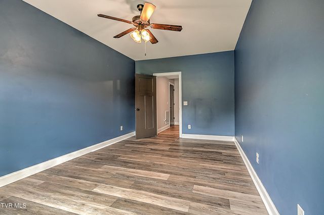 1030 Savin Falls, Gray, TN 37615
