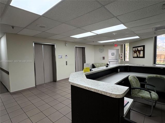 2100 W 76th St 205, Hialeah, FL 33016