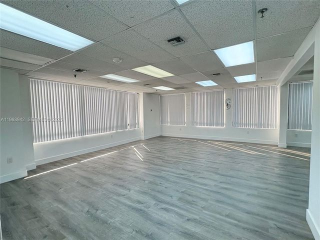 2100 W 76th St 205, Hialeah, FL 33016