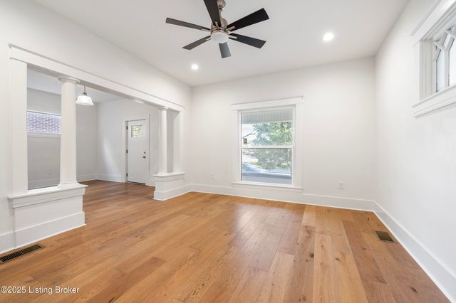 426 E Oak St, Louisville, KY 40203