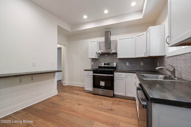 426 E Oak St, Louisville, KY 40203