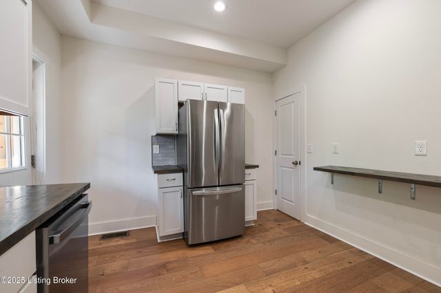 426 E Oak St, Louisville, KY 40203