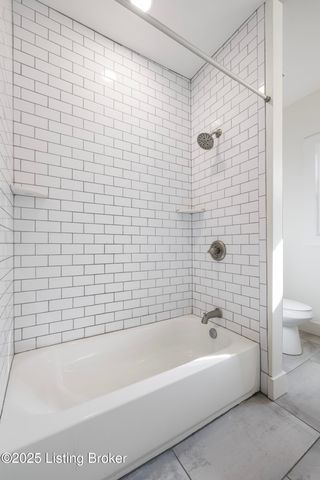 426 E Oak St, Louisville, KY 40203