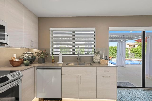 3605 S Lake Drive, Boynton Beach, FL 33435