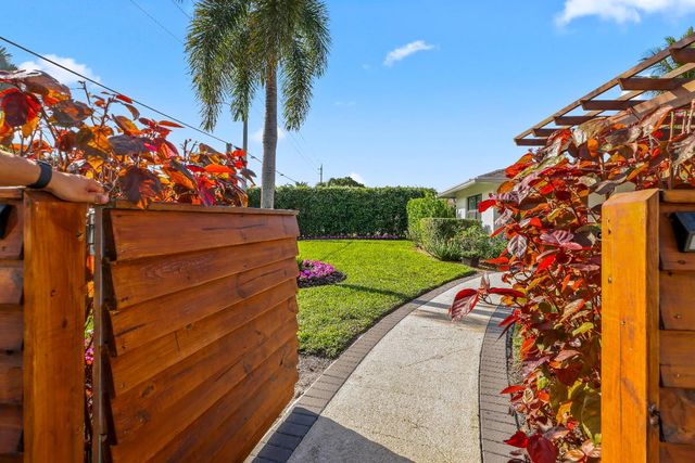 3605 S Lake Drive, Boynton Beach, FL 33435
