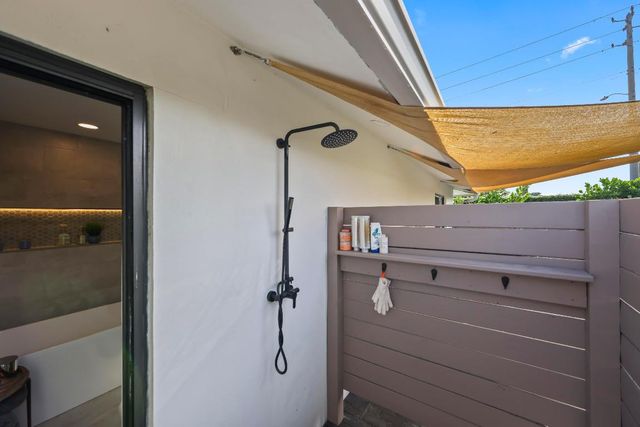 3605 S Lake Drive, Boynton Beach, FL 33435