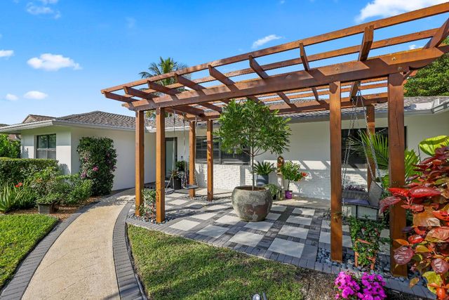 3605 S Lake Drive, Boynton Beach, FL 33435