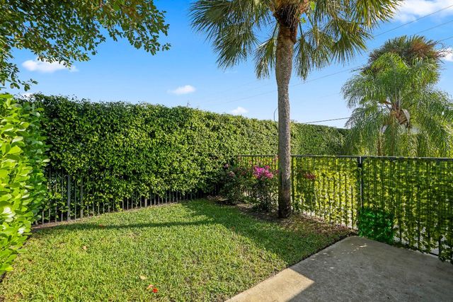 3605 S Lake Drive, Boynton Beach, FL 33435