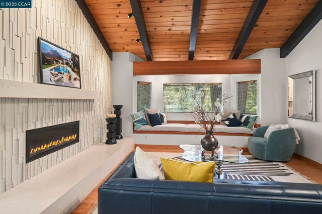 165 Springside Rd, Walnut Creek, CA 94597