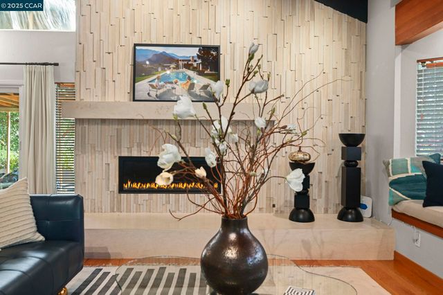 165 Springside Rd, Walnut Creek, CA 94597