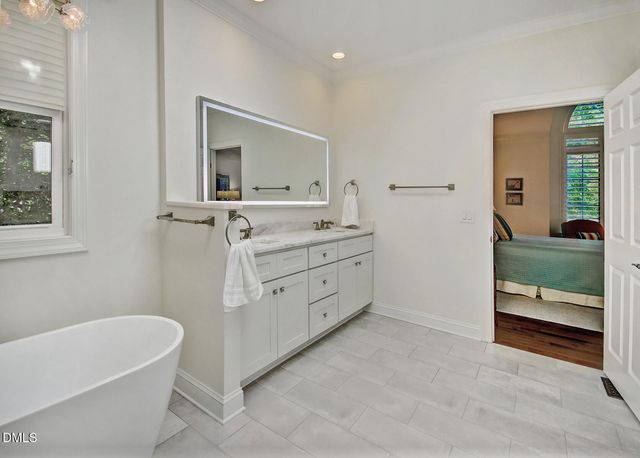 60142 Davie, Chapel Hill, NC 27517