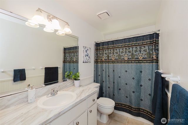2025 NW Mulholland Boulevard, Poulsbo, WA 98370