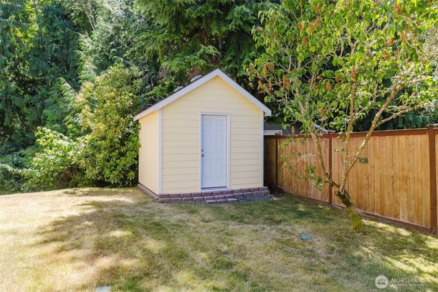 2025 NW Mulholland Boulevard, Poulsbo, WA 98370