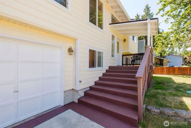 2025 NW Mulholland Boulevard, Poulsbo, WA 98370