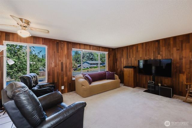 2025 NW Mulholland Boulevard, Poulsbo, WA 98370