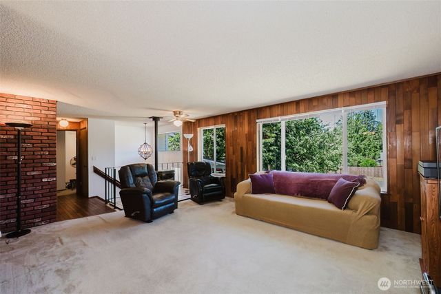 2025 NW Mulholland Boulevard, Poulsbo, WA 98370