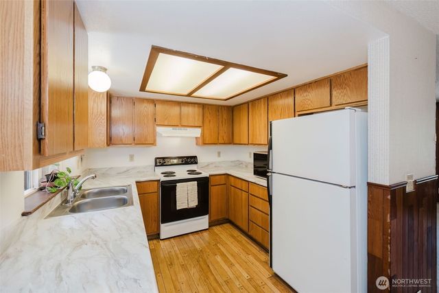 2025 NW Mulholland Boulevard, Poulsbo, WA 98370
