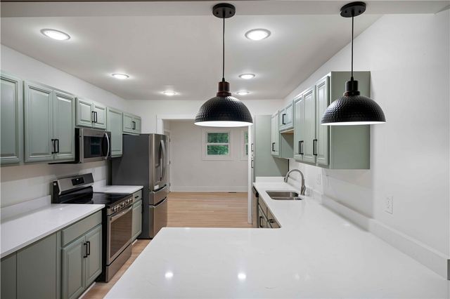 602 Woodside Avenue, Fountain Inn, SC 29644