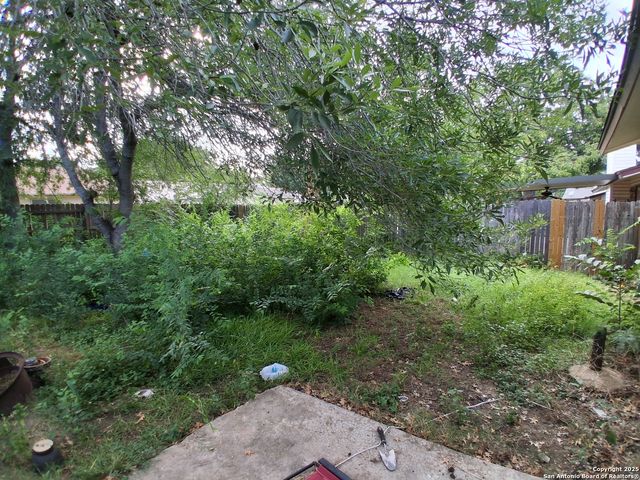 6835 Mickey Mantle, San Antonio, TX 78240