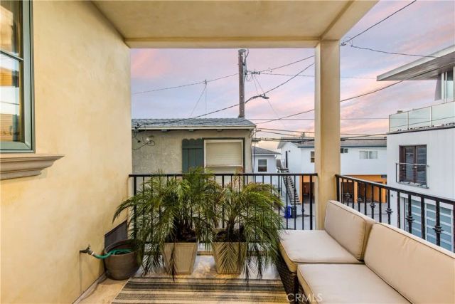 320 33rd, Manhattan Beach, CA 90266