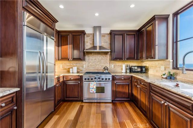 320 33rd, Manhattan Beach, CA 90266