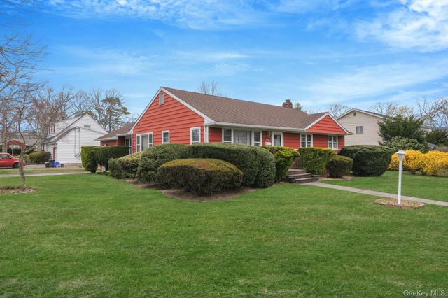 199 Gleeland Street, Deer Park, NY 11729
