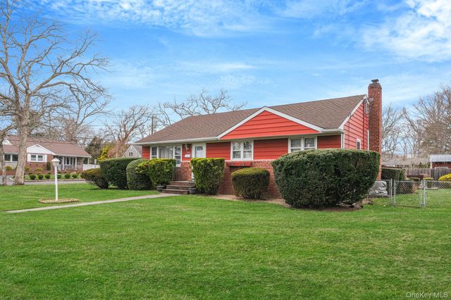 199 Gleeland Street, Deer Park, NY 11729