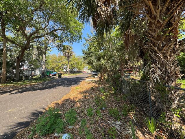 1127 MARTHA DRIVE, Daytona Beach, FL 32114