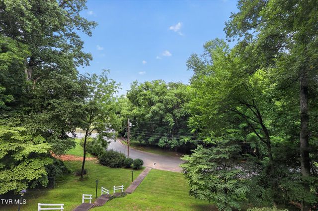 1607 Seward Drive, Johnson City, TN 37604