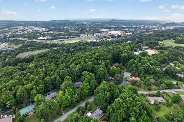 1607 Seward Drive, Johnson City, TN 37604