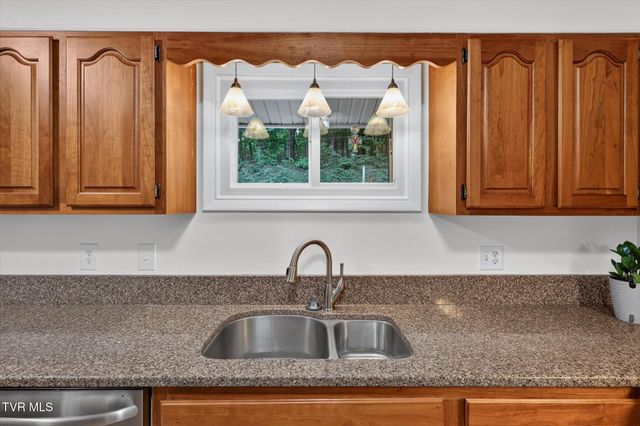 1607 Seward Drive, Johnson City, TN 37604