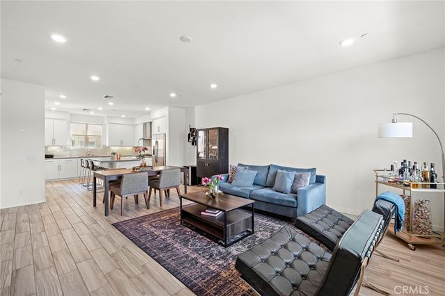 144 Paramount, Irvine, CA 92618
