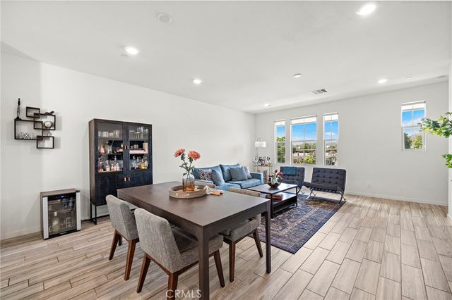 144 Paramount, Irvine, CA 92618