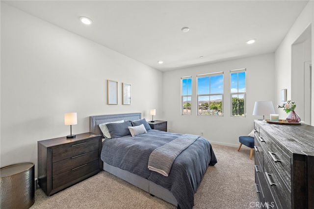 144 Paramount, Irvine, CA 92618