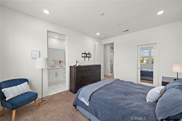 144 Paramount, Irvine, CA 92618