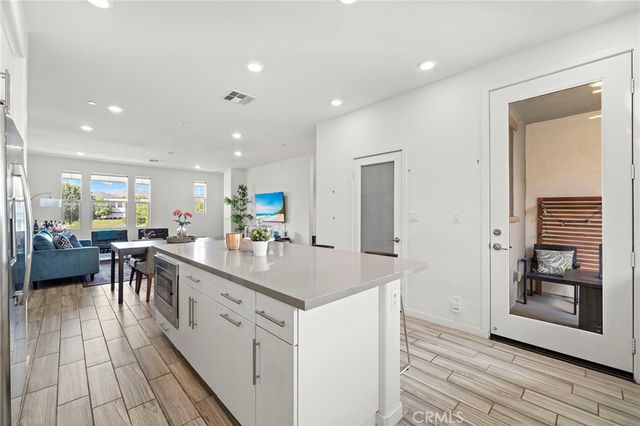 144 Paramount, Irvine, CA 92618
