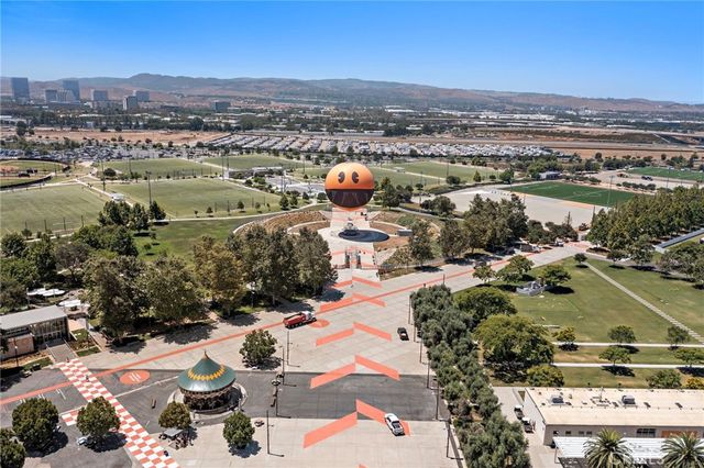 144 Paramount, Irvine, CA 92618