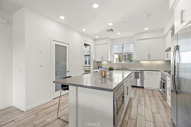 144 Paramount, Irvine, CA 92618