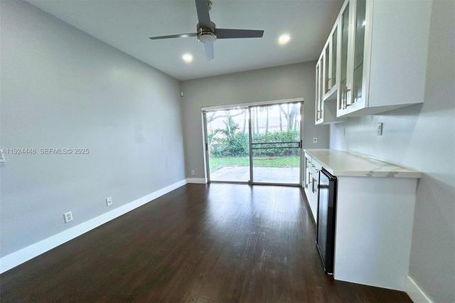 6254 NW 38th Dr, Coral Springs, FL 33067