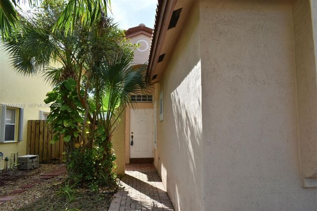 6254 NW 38th Dr, Coral Springs, FL 33067