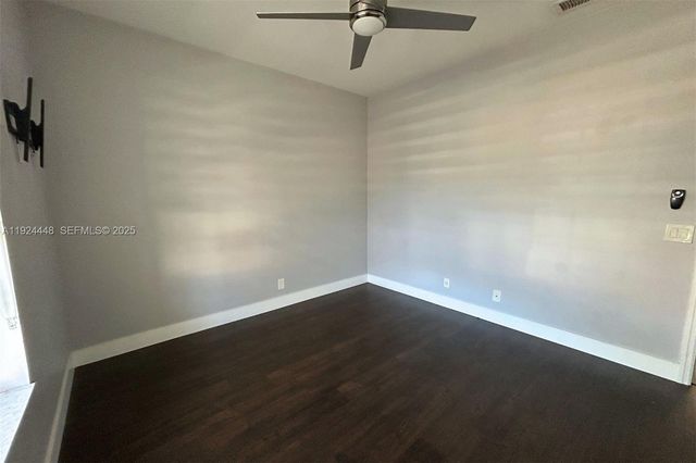 6254 NW 38th Dr, Coral Springs, FL 33067