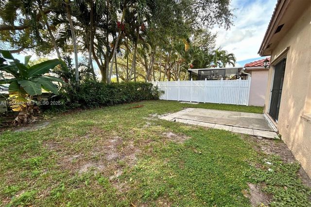 6254 NW 38th Dr, Coral Springs, FL 33067