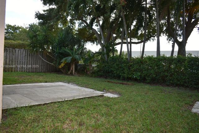 6254 NW 38th Dr, Coral Springs, FL 33067