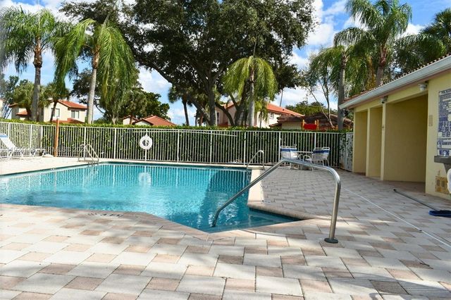 6254 NW 38th Dr, Coral Springs, FL 33067