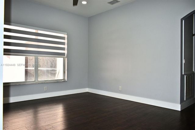 6254 NW 38th Dr, Coral Springs, FL 33067